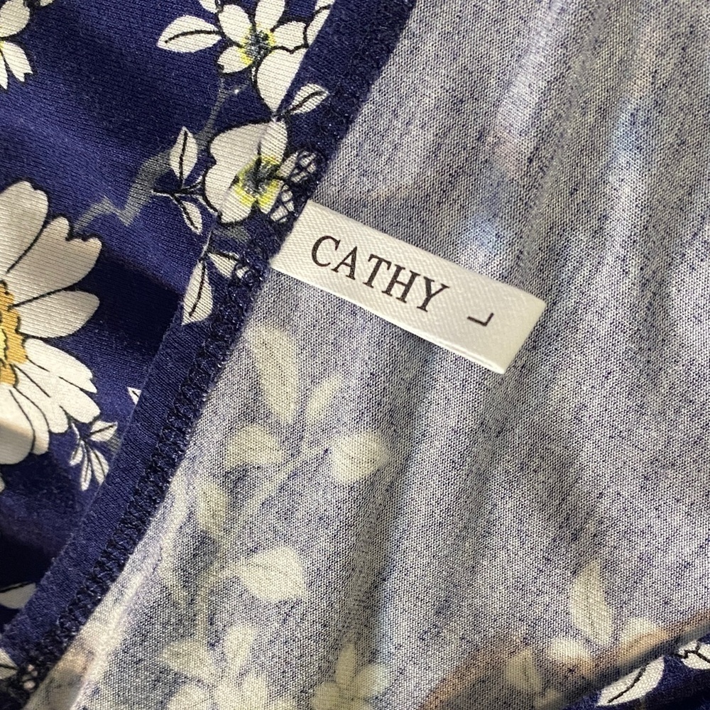 Cathy Women Blouse Size Large Floral Navy Long Sleeves - Picture 6 of 8
